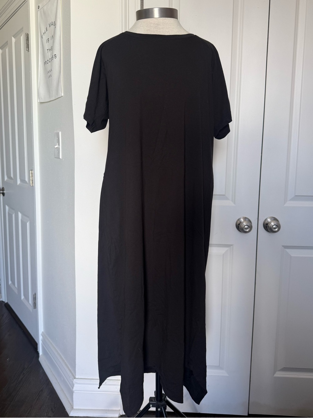 Everyday Black Short Sleeve Midi Dress